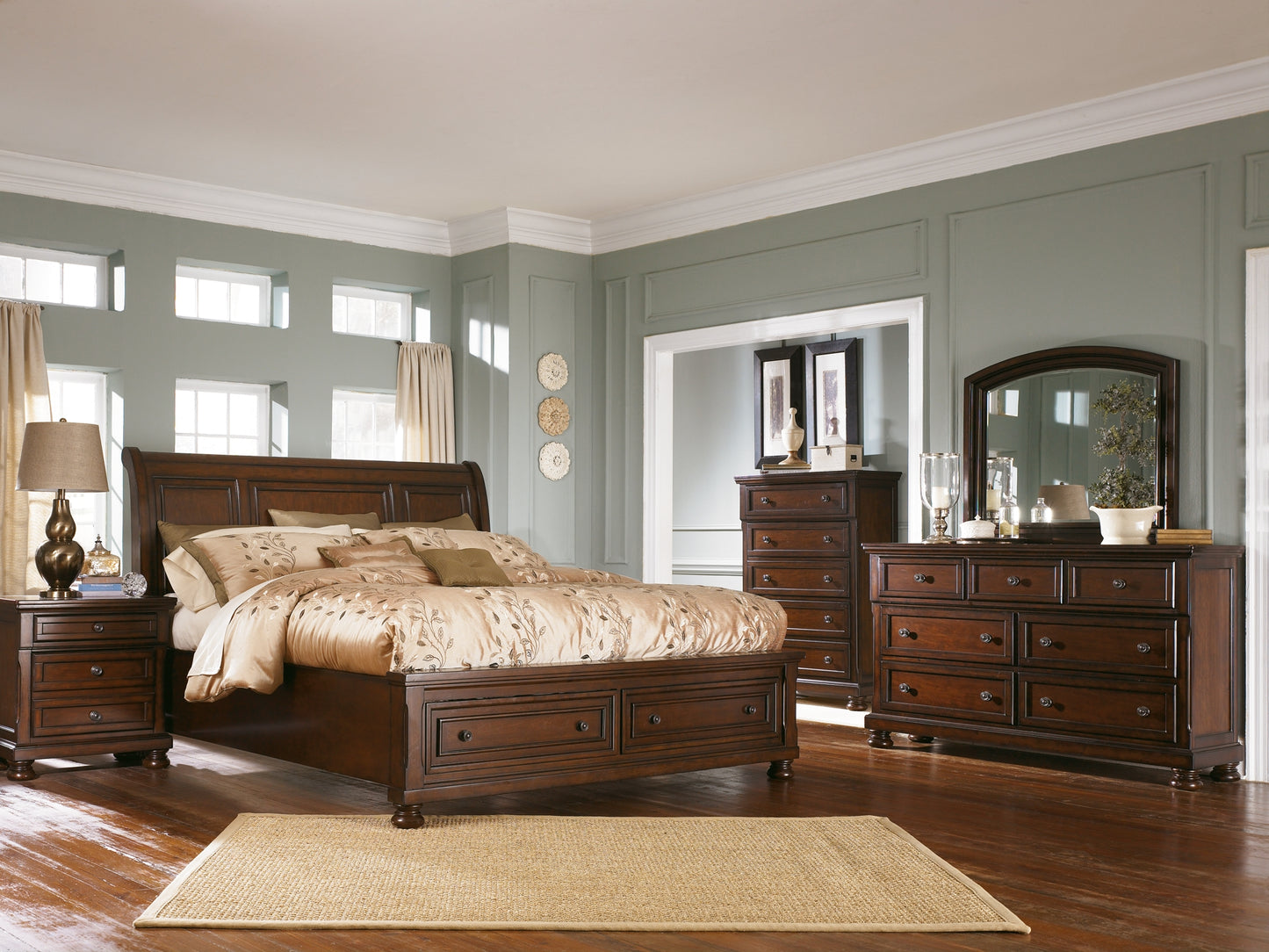 Porter  Sleigh Bed With Dresser